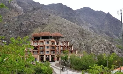 هتل چهار ستاره بزرگ کوهستان بیرجند